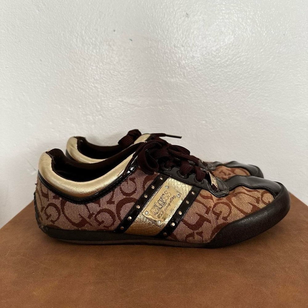 Preloved GUESS sneaker shoes